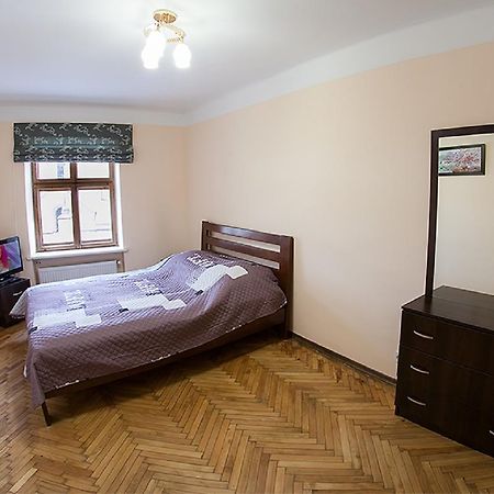 Квартира В Центрі На Вулиці Вірменській 12 Є Дві Спальні Двуспальні Ліжка Lvov Exteriér fotografie